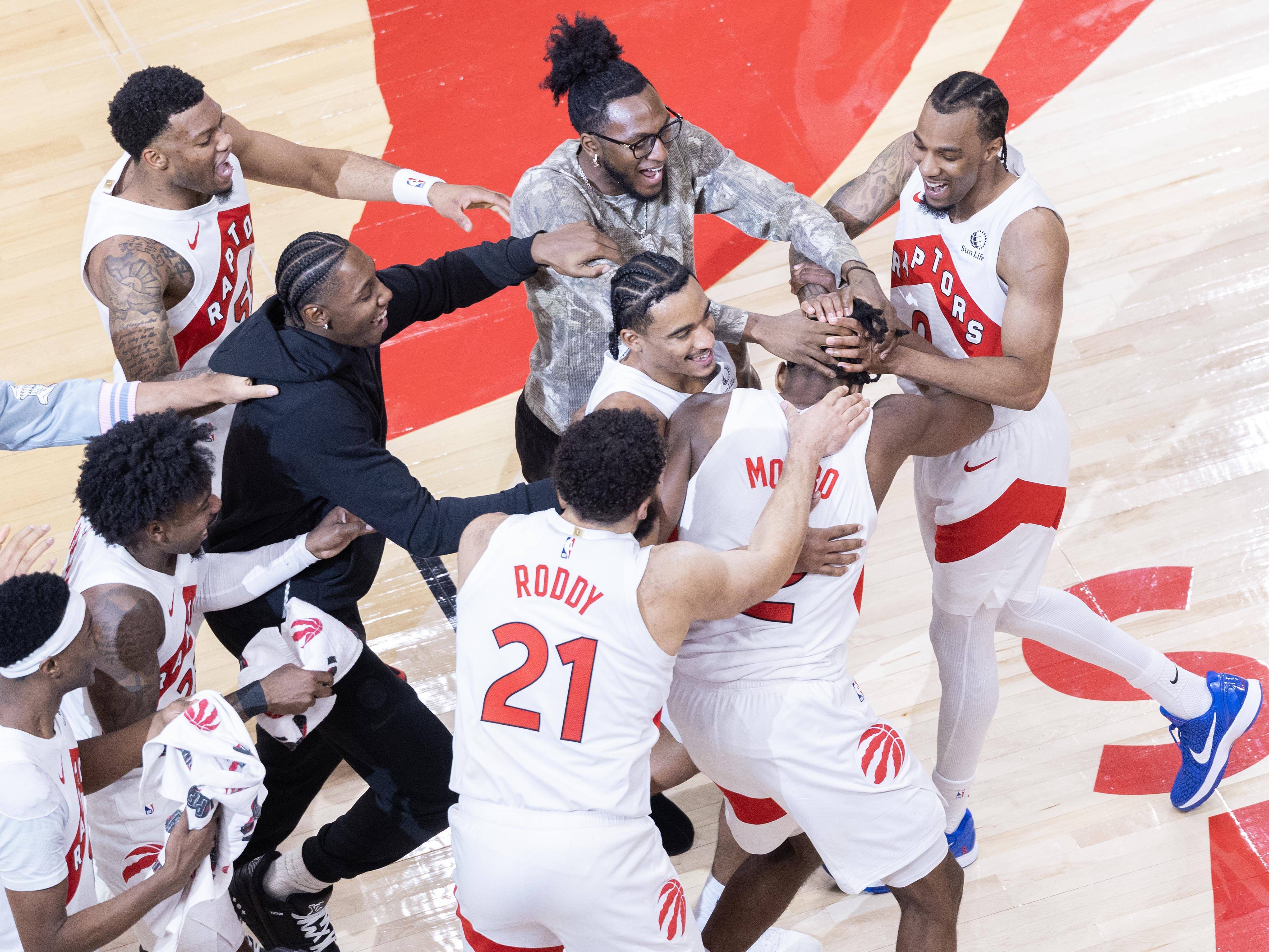 米兰电竞登录-独特篮球竞技赛事引发热议，球员表现抢眼(现代篮球优秀队伍的竞技比赛,诱人的魅力在于)